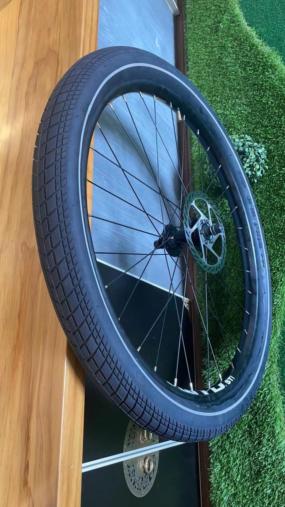 High-Performance 29x2.125 E-Bike Tire | Durable & Reliable